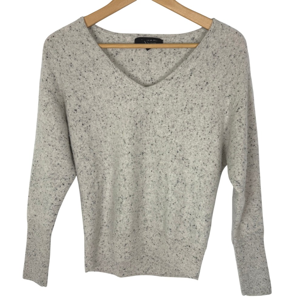 Tahari Heathered Grey 100% 2-Ply Cashmere V-Neck Sweater M Capsule Quiet Luxury